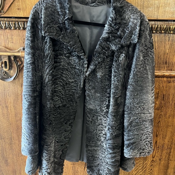 Beautiful genuine Swakara coat - Picture 2 of 8